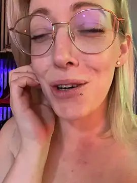 Lea-Kirsch live sex cam