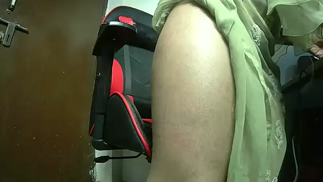 callmeshreya's cam snapshot