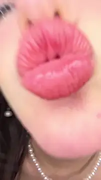 Emily-hottson's cam snapshot