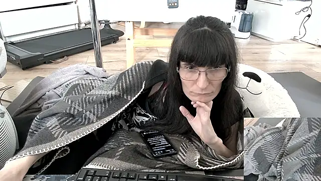 CeriseLapine live sex cam