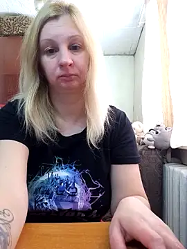 BustyBlond's cam snapshot