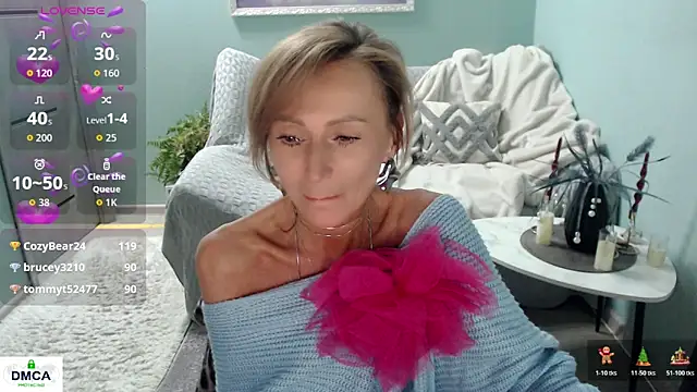 HornyMilf_777's cam snapshot