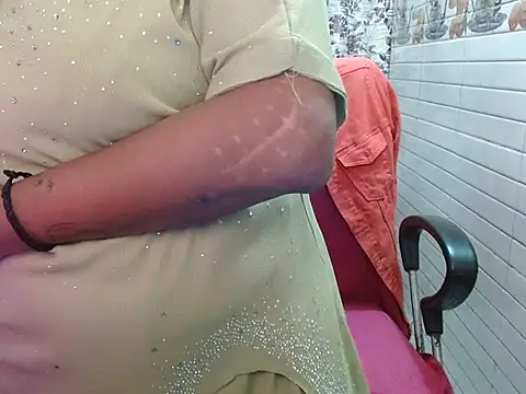 LovingPihu's cam snapshot