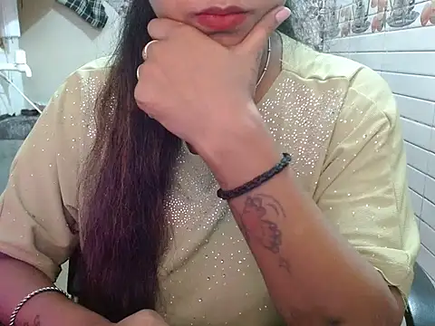 LovingPihu's cam snapshot