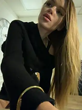 MarilynNova's cam snapshot