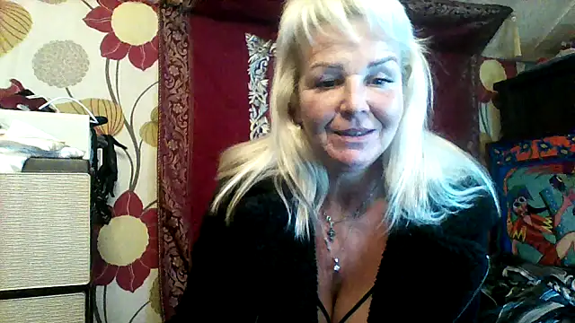 CassandraSandra44 live sex cam