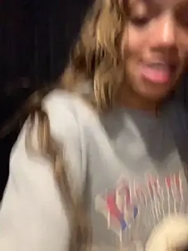 Rakiyahcharms's cam snapshot