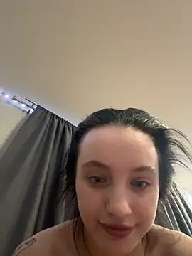 MiaTee's cam snapshot