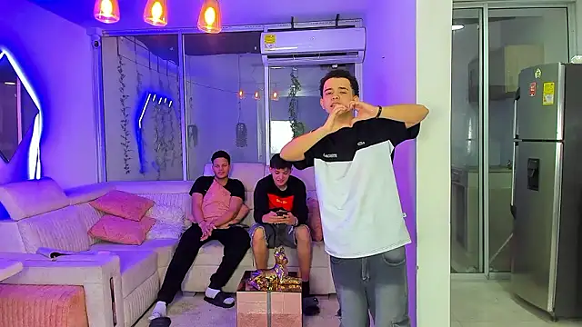 Houseofwarrios live sex cam