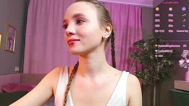 Adria_Arjona's cam snapshot