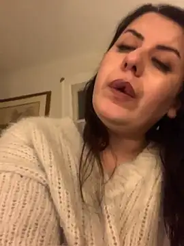 holyeroticss live sex cam