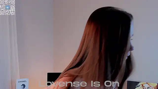 FalineDowlen live sex cam