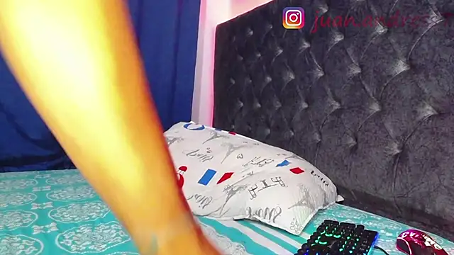 Stone_grey1_'s cam snapshot