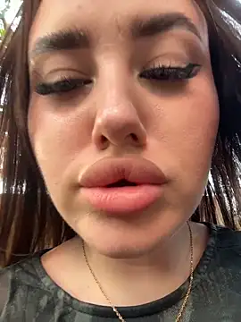 KiraSunshine live sex cam