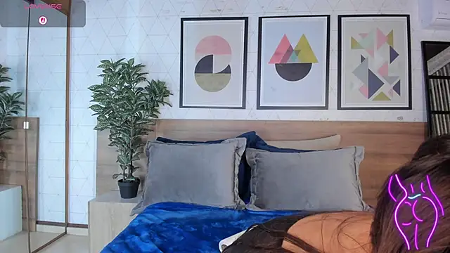 MiaKay1 live sex cam