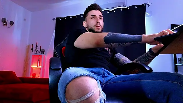 MightyAaron66's cam snapshot