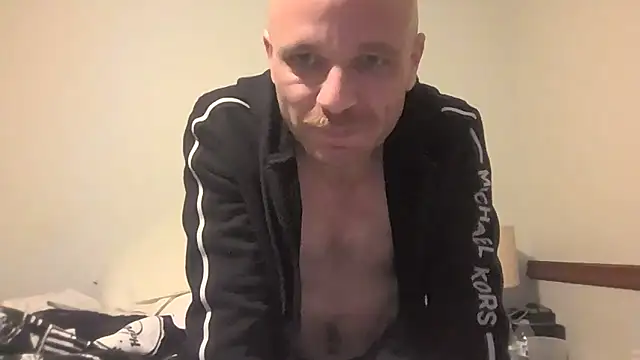 FrankieFuckMe's cam snapshot