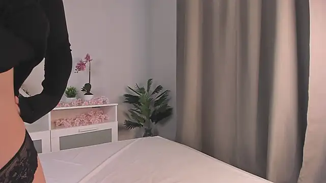 YumikoShy live sex cam