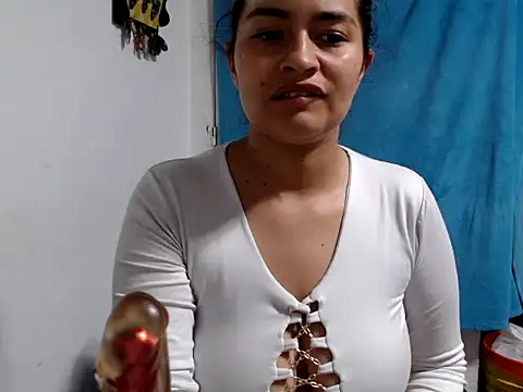 Scarlett_Hot69's cam snapshot