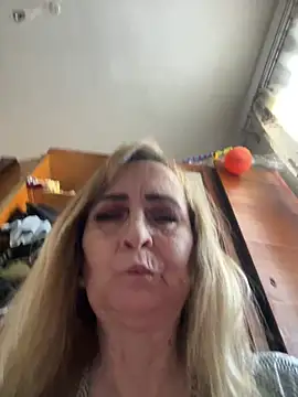 Irina2909@xh live sex cam