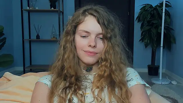 RayaNenlia's cam snapshot