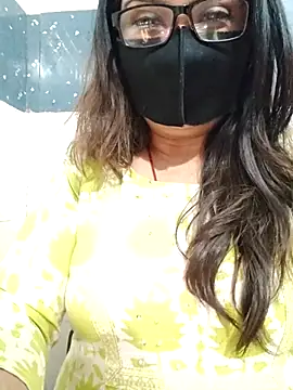 Aishwaryaa_69's cam snapshot