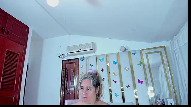 AnyelaGitanaMature live sex cam
