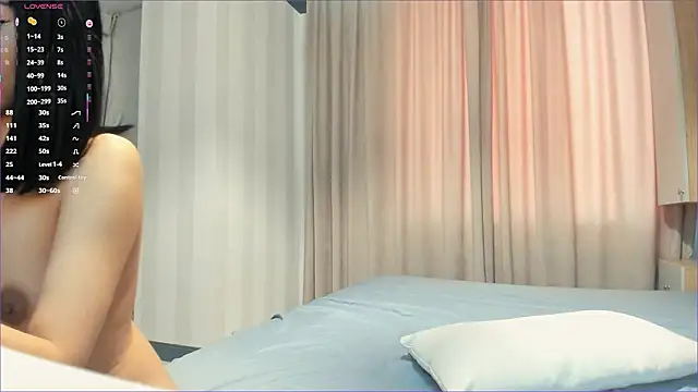 laumalove's cam snapshot