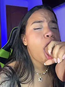 leila_22's cam snapshot