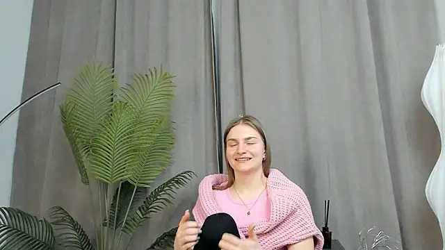 PhoebeTomerlin's cam snapshot