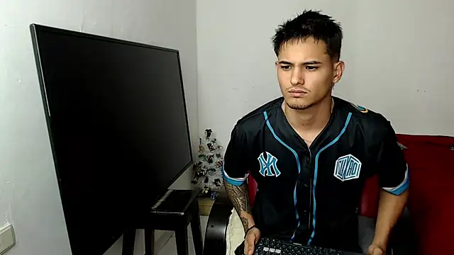 Alex_mojica live sex cam