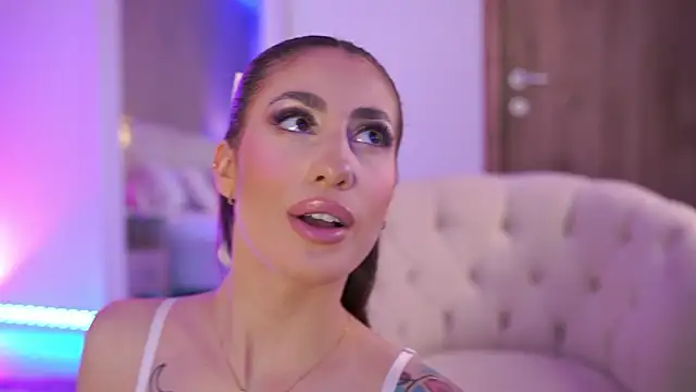 OhhAisha live sex cam