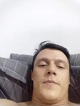 RAFAELQUINTEROSCAVALHEI live sex cam