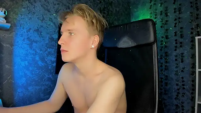 AlexxSweet live sex cam