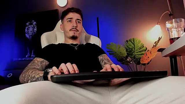 uptomatty live sex cam