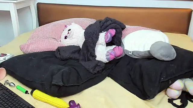 KatniseBabe live sex cam