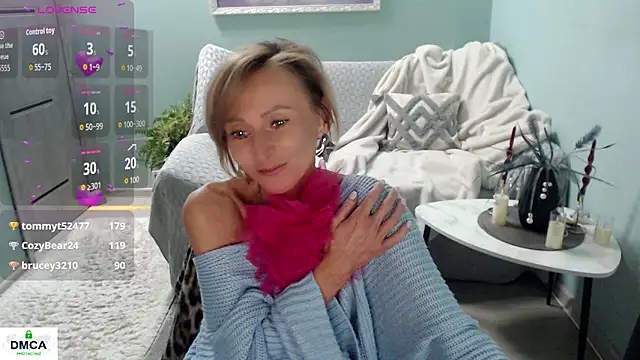 HornyMilf_777's cam snapshot