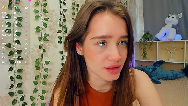 lovelyalivia's cam snapshot