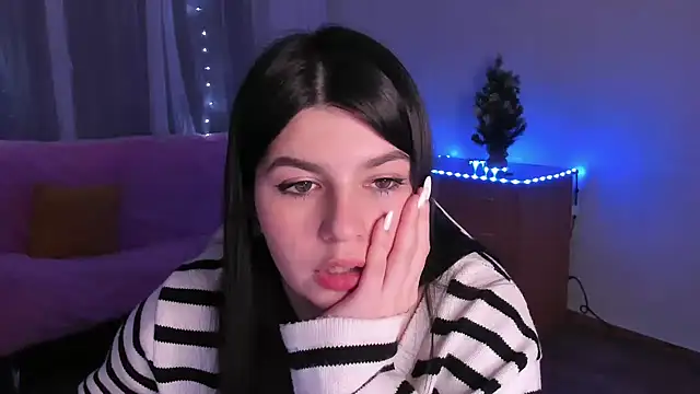 KisaModel's cam snapshot