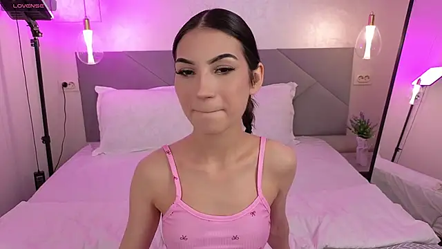 SlowSweetWhispe's cam snapshot