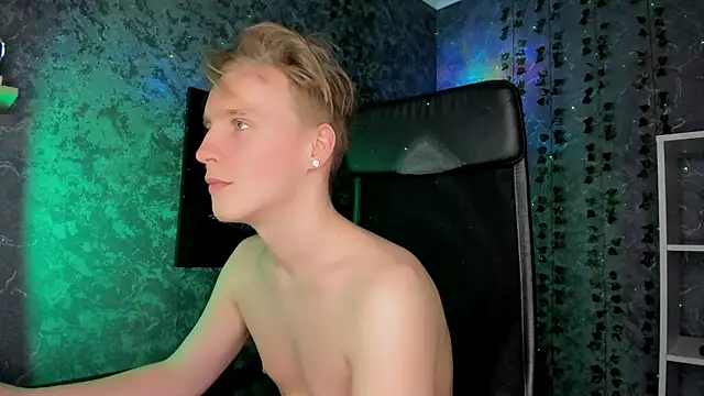 AlexxSweet live sex cam