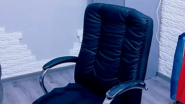 Hornystepmom29's cam snapshot