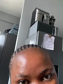 Curveysinaa's cam snapshot