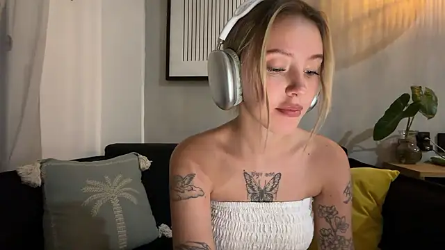 MartinaDeoliveira's cam snapshot