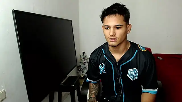 Alex_mojica live sex cam