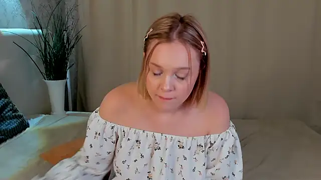 MaryShiotta's cam snapshot