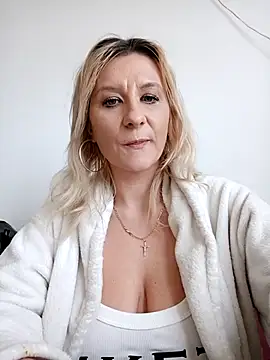 KaylinJan's cam snapshot