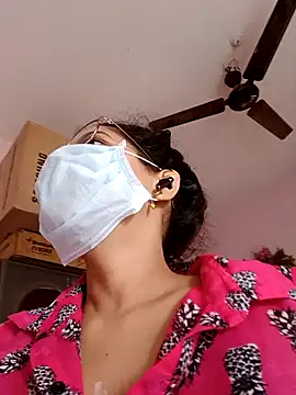 thanusi_2's cam snapshot