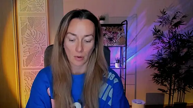 RebeccaMartinez live sex cam