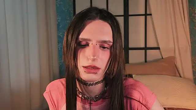 madi_snow's cam snapshot